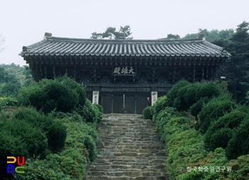 안성 석남사 대웅전 정면