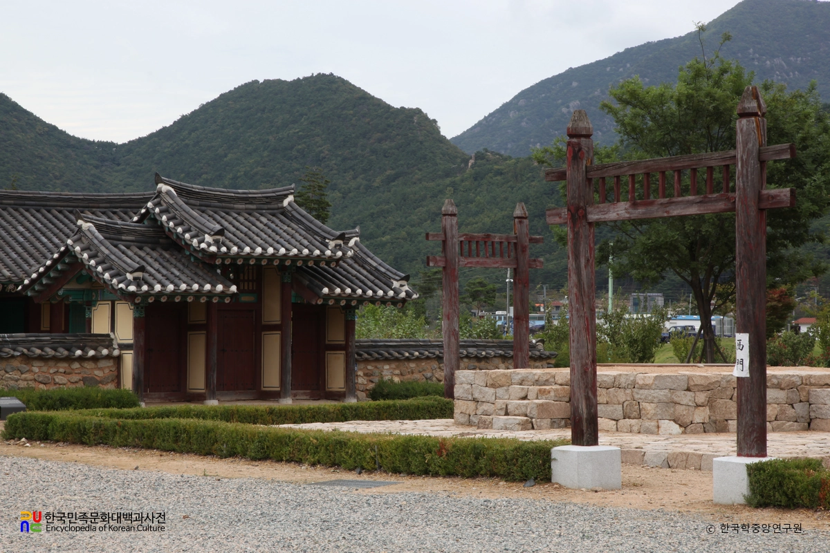 양산 가야진사 앞 제단
