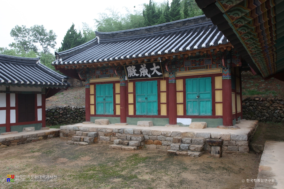 창녕 창녕향교 중 대성전 우측면