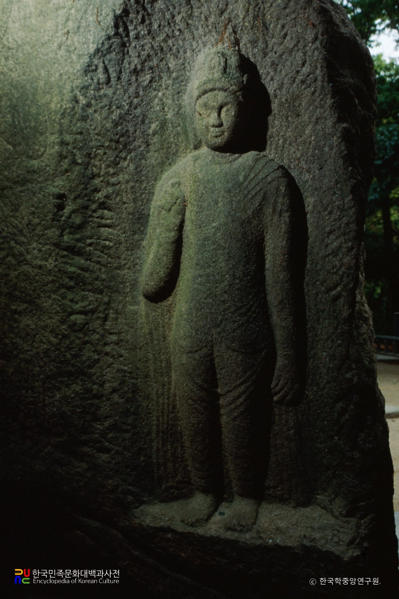 경주 굴불사지 석조사면불상 북면의 미륵불 정면