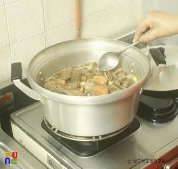 버 슬롯찜 하는 장면