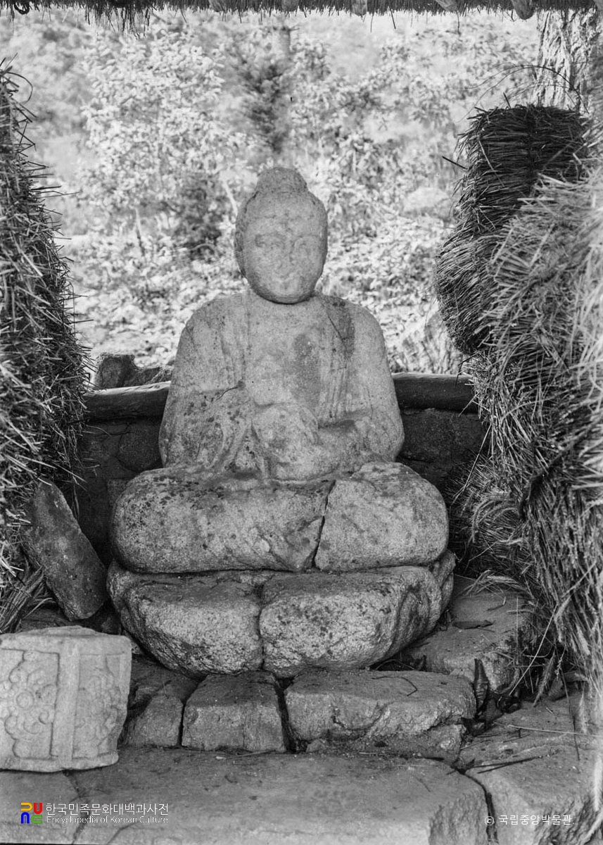 개성 현화사지 석불좌상