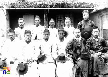 함경북도 경원군 남자들의 모습