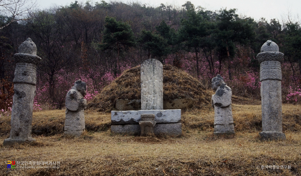 양주 이수광 선생 묘 정면