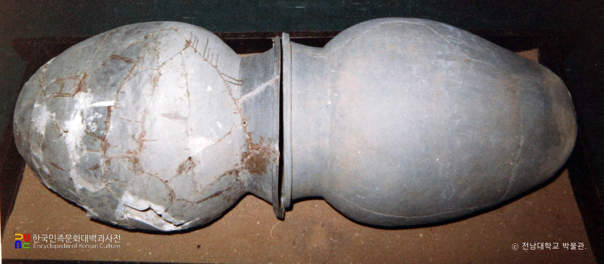 함평 초포리 고분 출토 옹관