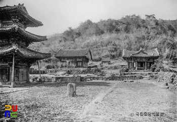 화순 쌍봉사 대웅전과 극락전과 호성전