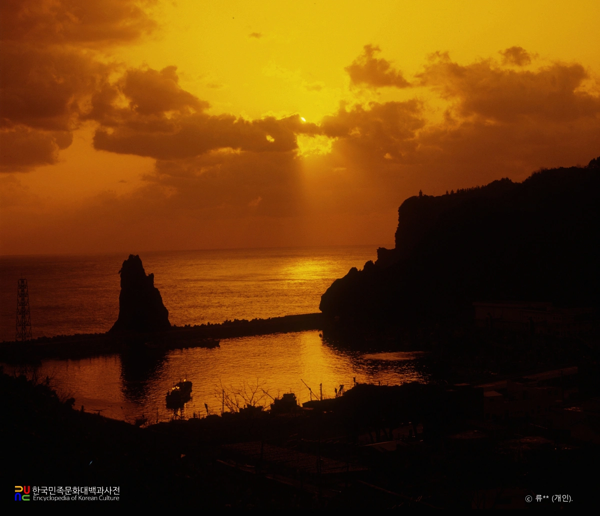 일출 / 울릉도 저동항