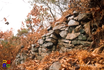 충주 대림산성 성벽