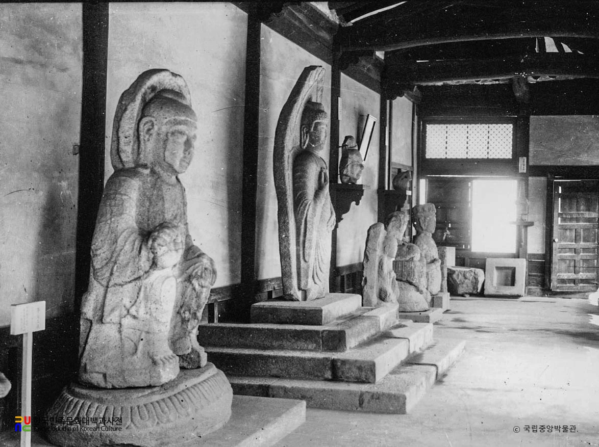 조선총독부박물관 경주분관 집고관 내 불상
