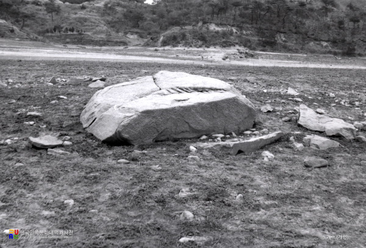 파로호 유적 고인돌