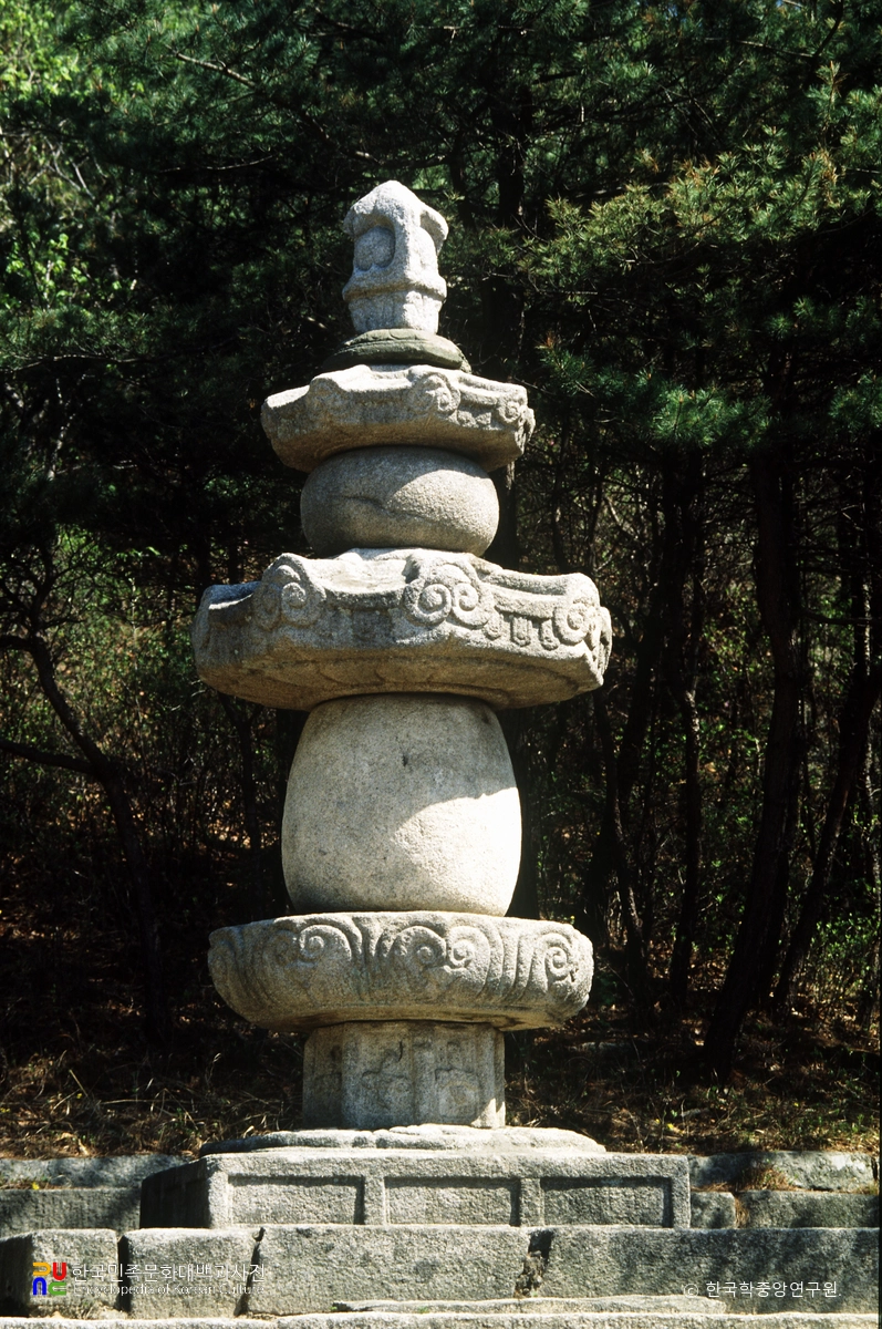 고양 태고사 원증국사탑 정측면