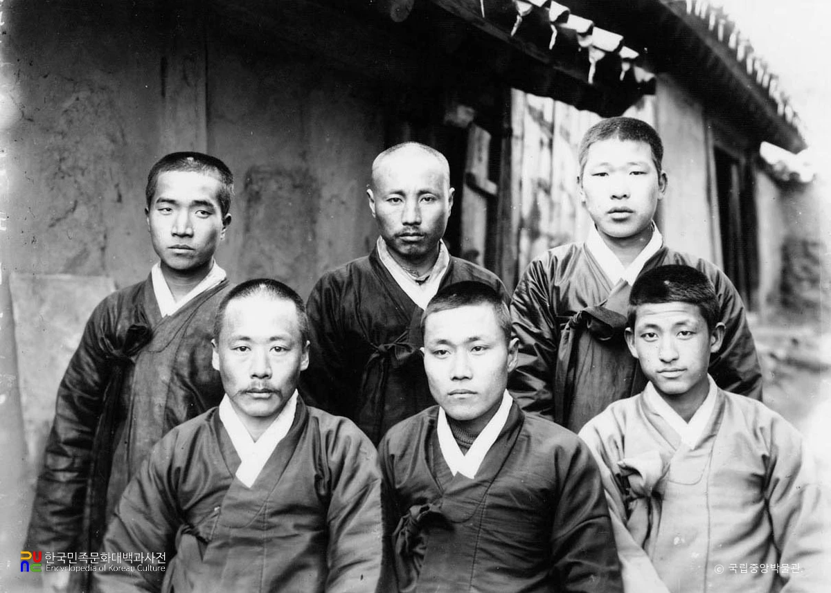 평안북도 벽동군 남자들의 모습