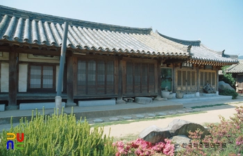 충의당