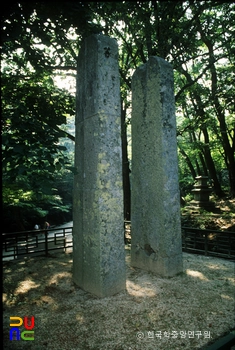 대구 동화사 당간지주 정측면