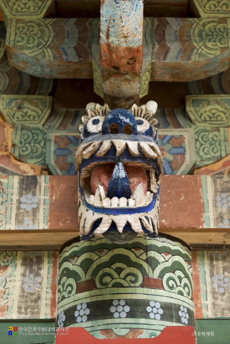 청도 대적사 극락전의 추녀 받침