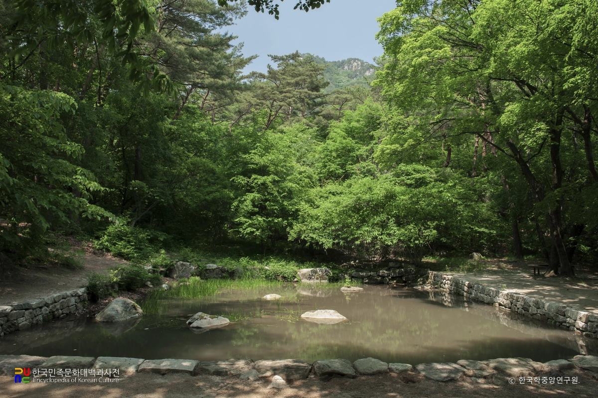 춘천 청평사 고려선원 영지