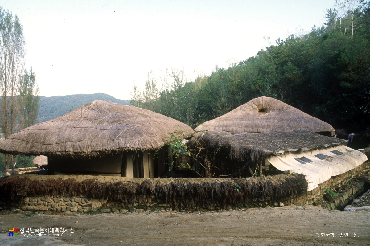 안동 까치구멍집 후면