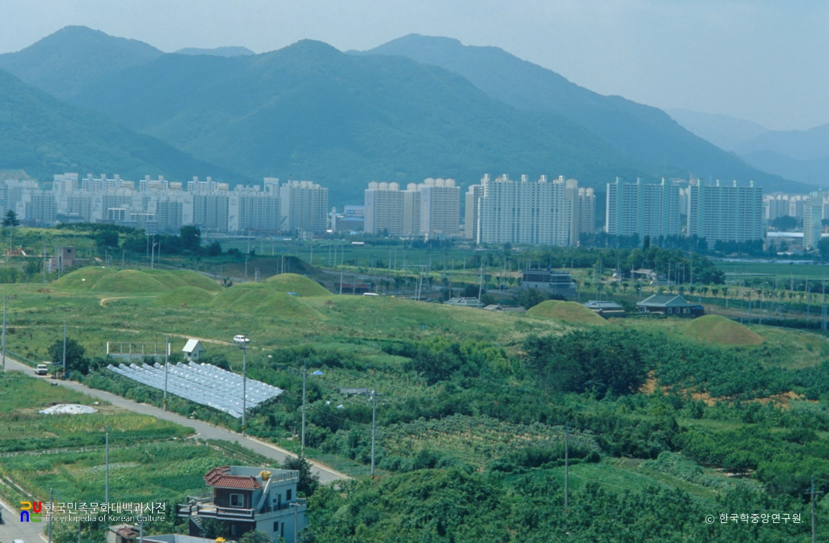경산 임당동과 조영동 고분군 중 조영동 고분군 전경