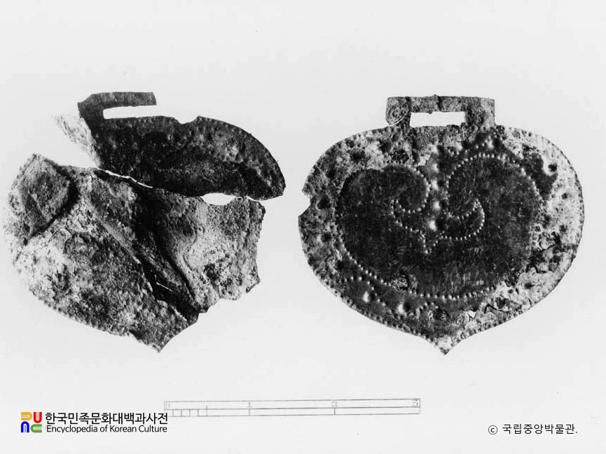 경북 경주 금령총 출토 금동제 행엽