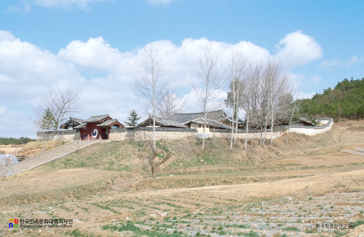 금산향교 전경