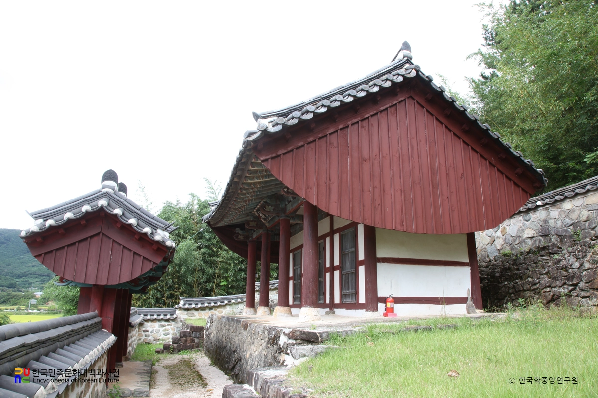 경남 고성 갈천서원 중 사현사 좌측면