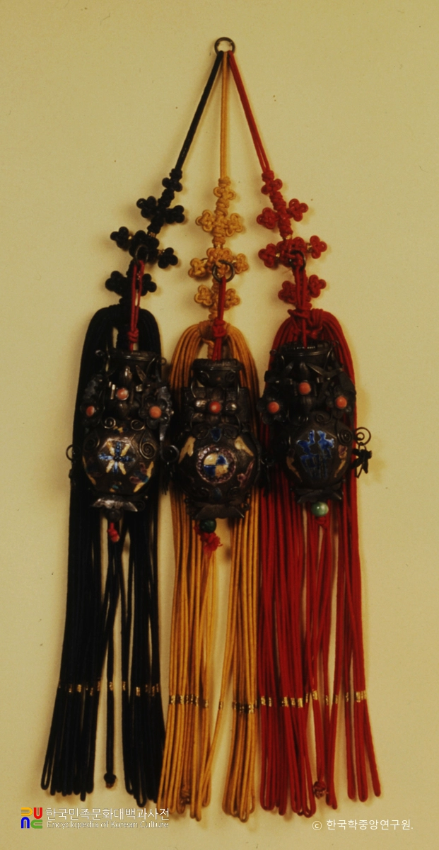 투호대삼작노리개