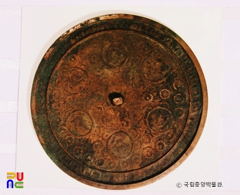 국화산문범자경