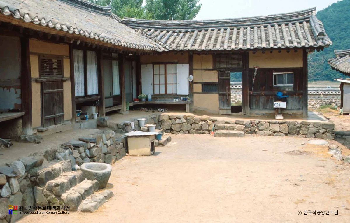 예산 이광임 선생 고택 내부