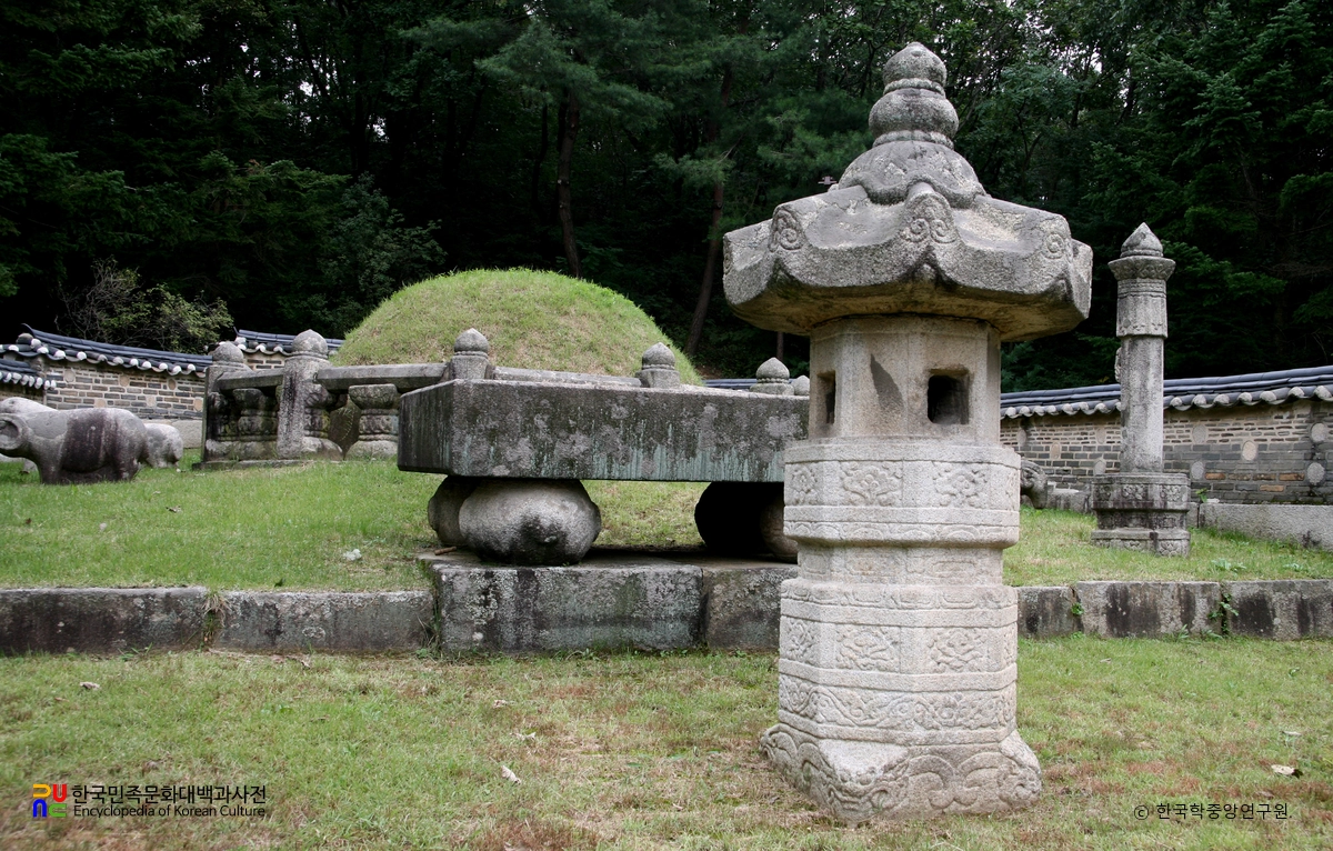 남양주 조선 선조 후궁 공빈김씨 성묘의 장명등과 혼유석
