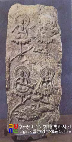 계유명전씨 아미타불삼존석상 옆면