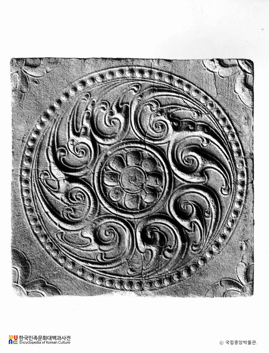 충남 부여 외리 출토 와운문전