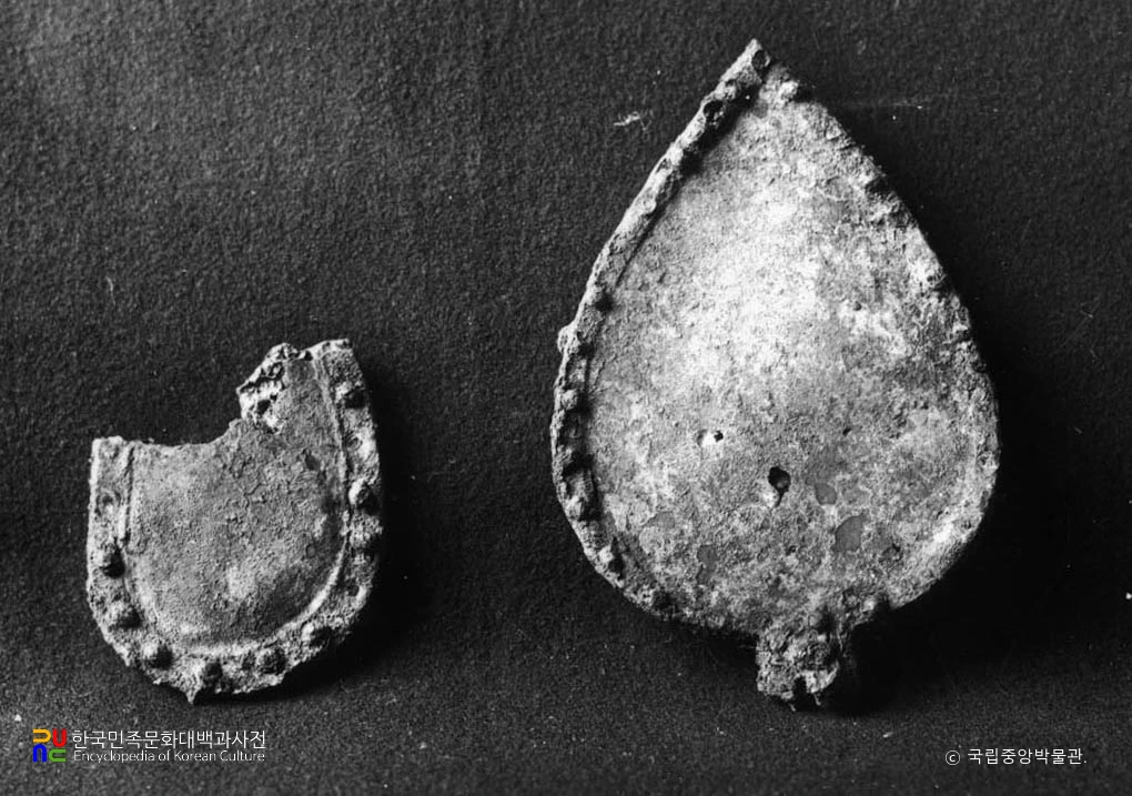 경남 진주 고분 출토 행엽
