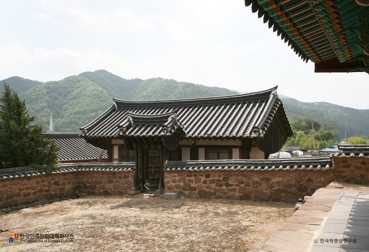 영양향교 전사청 정측면