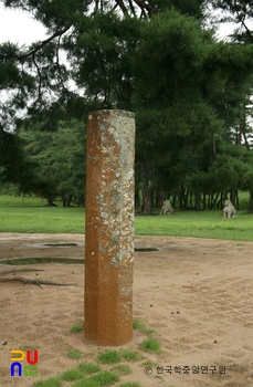 경주 괘릉석상 및 석주 일괄 중 석주