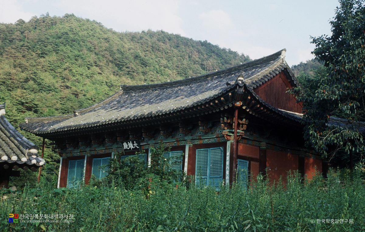 황산사 대웅전
