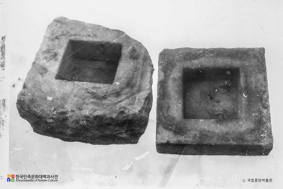 경주 분황사 모전석탑 발견 사리석함