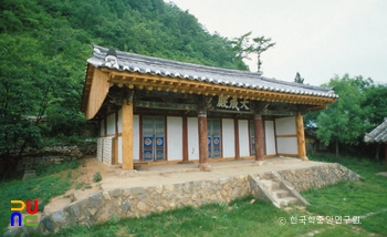 정선향교 대성전 정측면