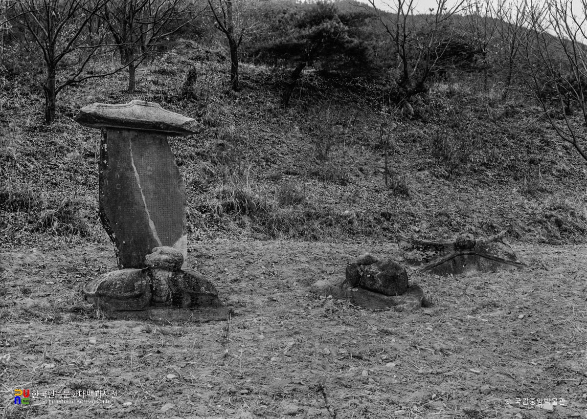 영주 부석사 원융국사비 전경