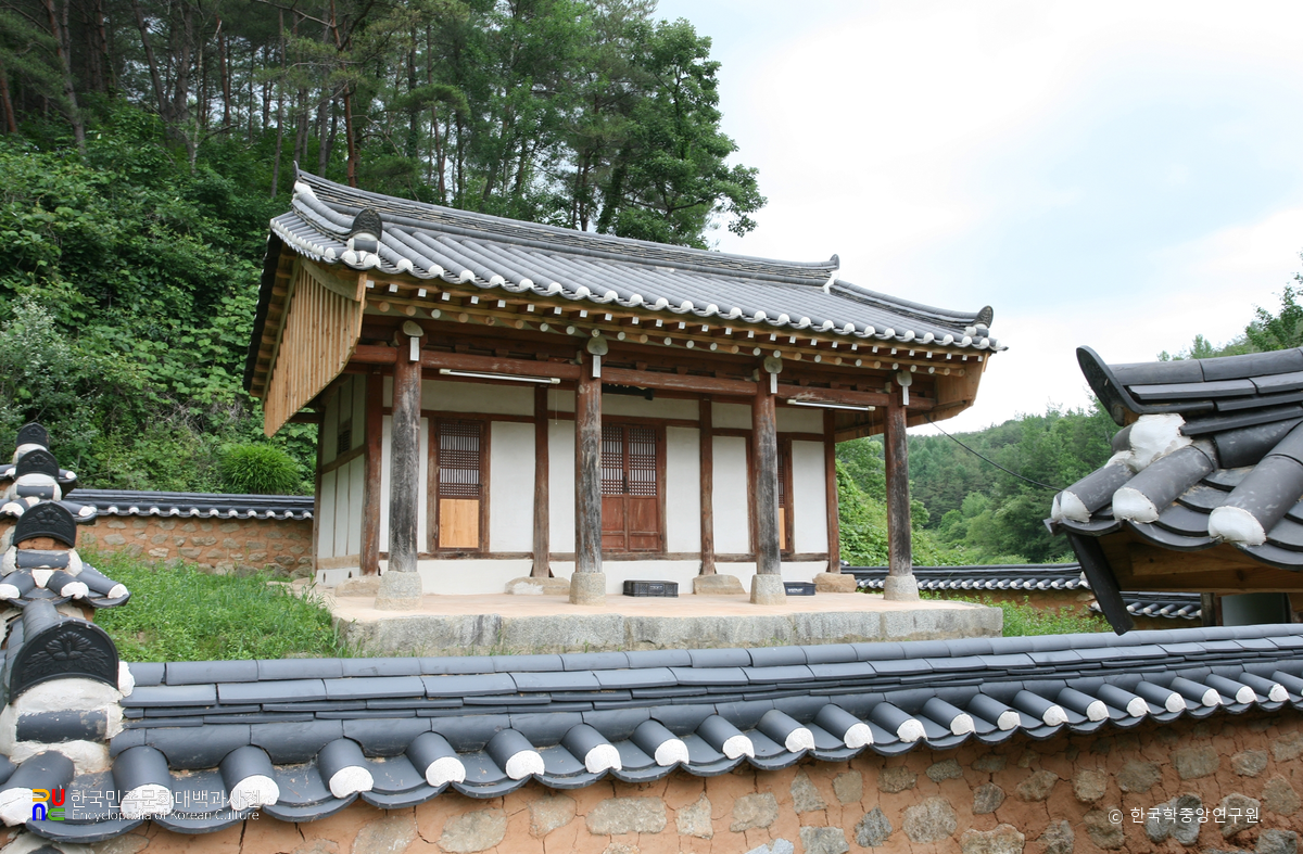영주 오계서원 사당 정측면