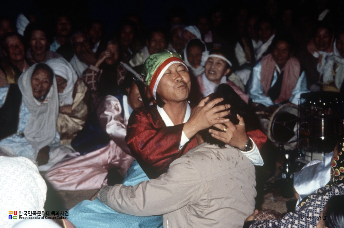 동해안 별신굿 / 천왕굿(도리강관원놀이)