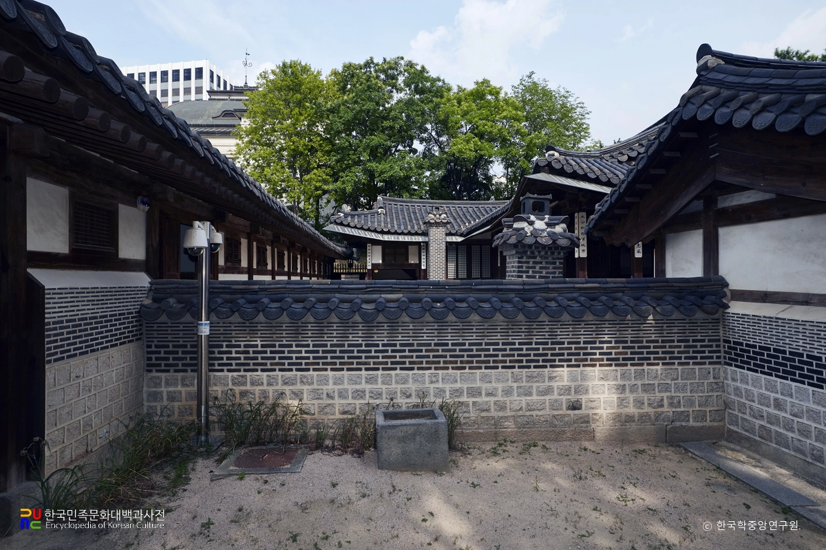 서울 운현궁 내부 담장