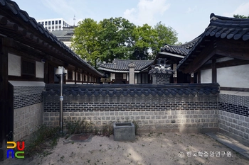 서울 운현궁 내부 담장