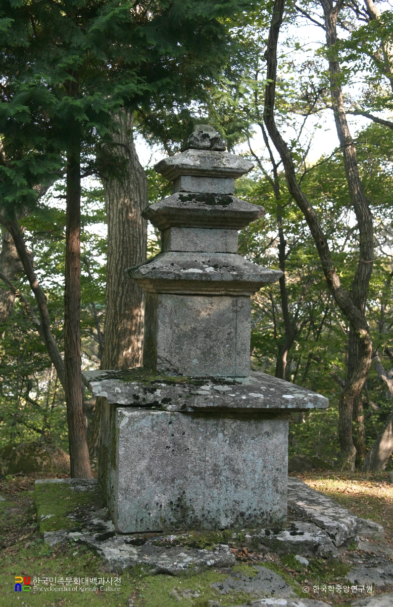 부산 원효암 서편 삼층석탑 측면