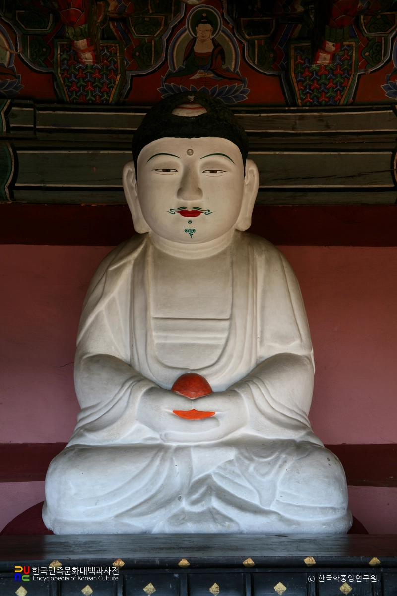남양주 흥국사 만월보전 석조약사여래좌상