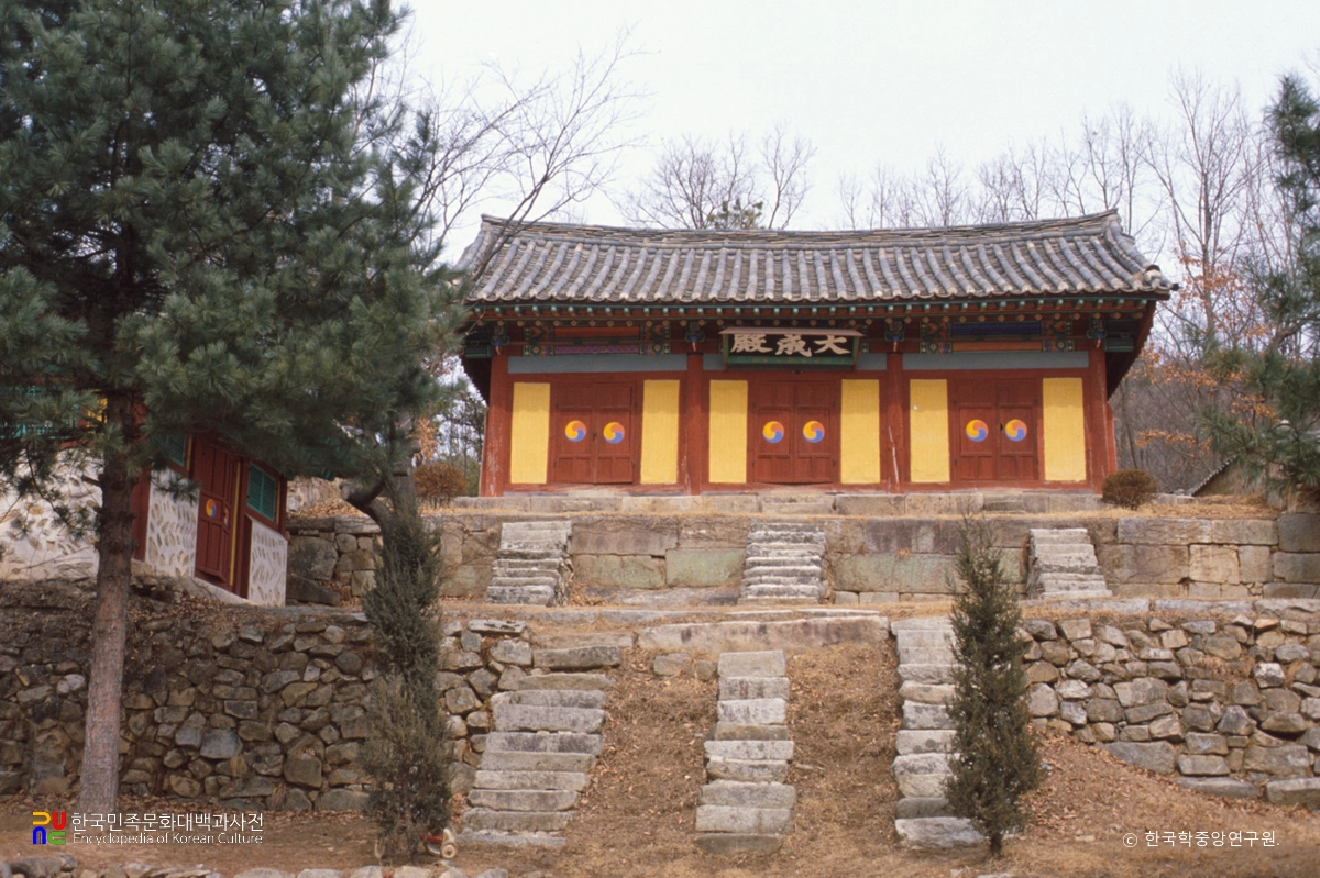 이천향교 대성전 정면