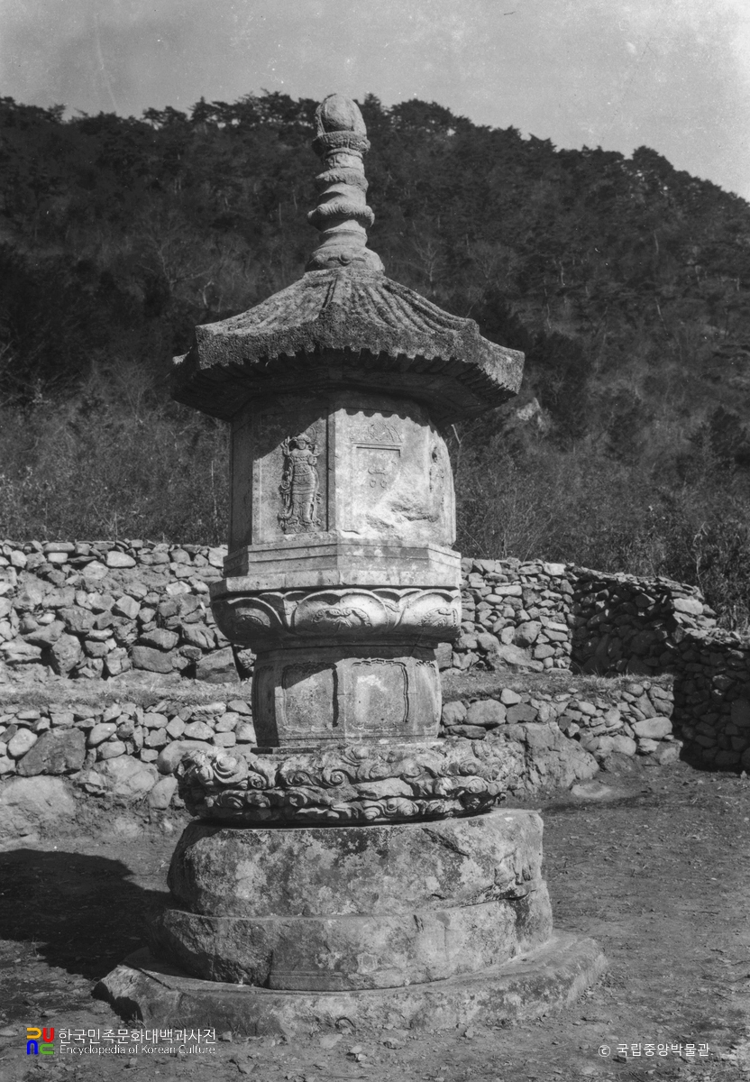 장흥 보림사 보조선사탑 측면