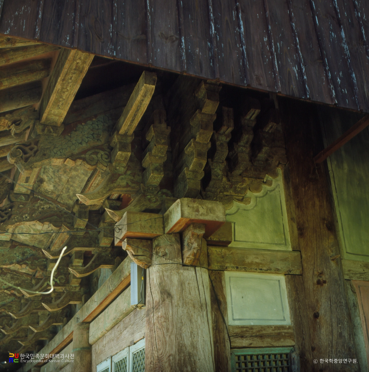 완주 화암사 극락전 공포