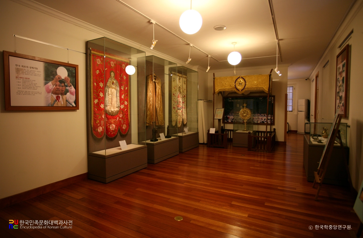 음성 감곡성당 매괴박물관 내부