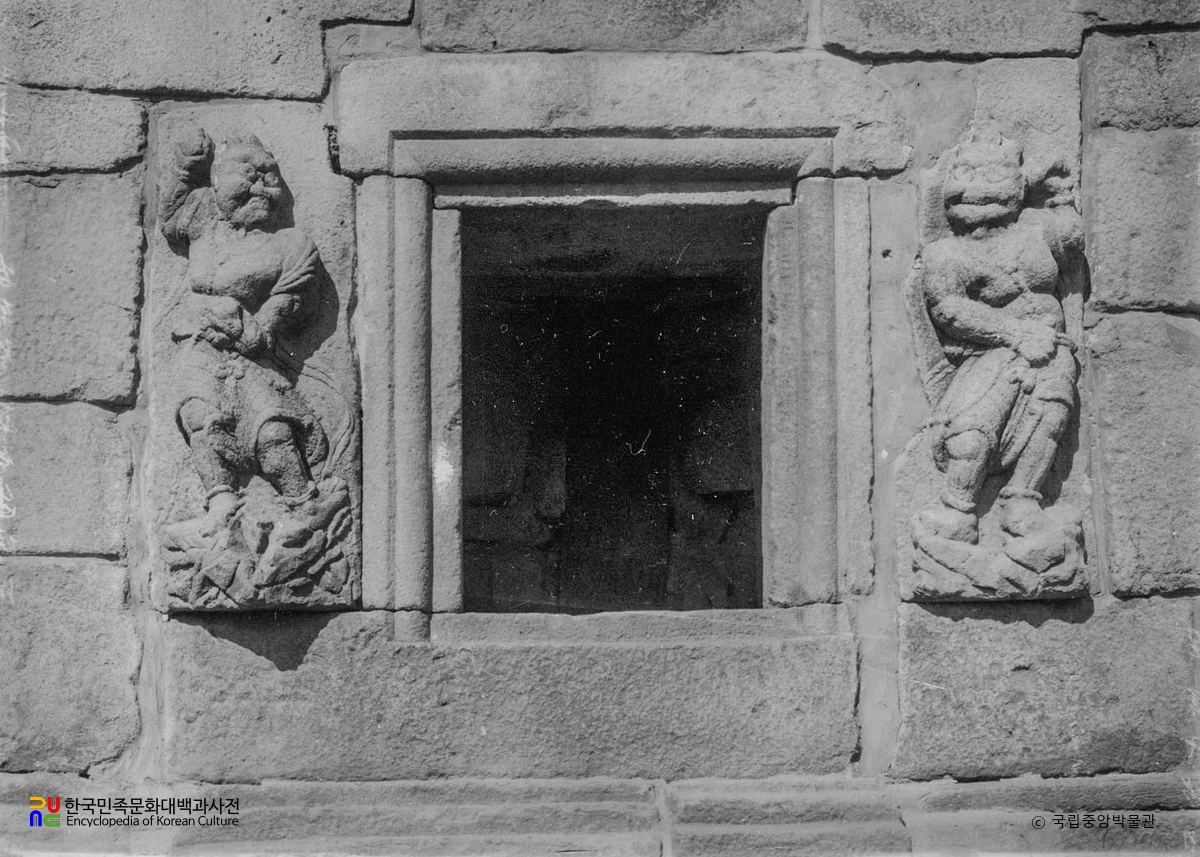 안동 조탑리 오층전탑 기단부 인왕상