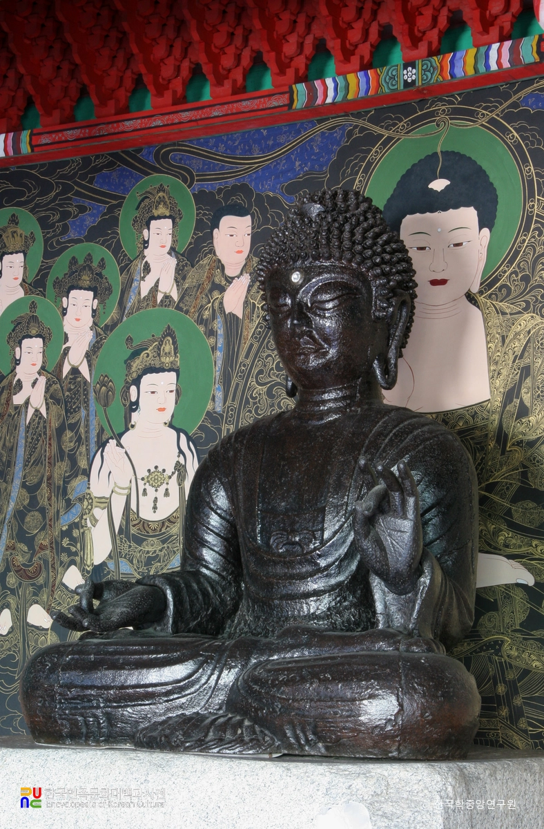 충주 철조여래좌상